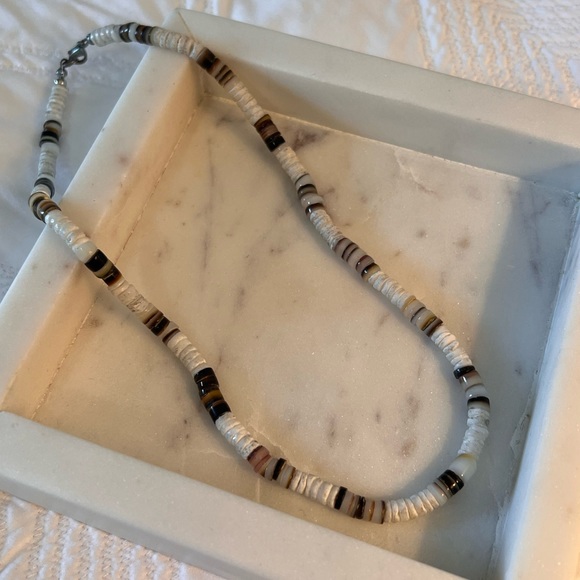 Multi Colored Shell Necklace - Picture 2 of 3